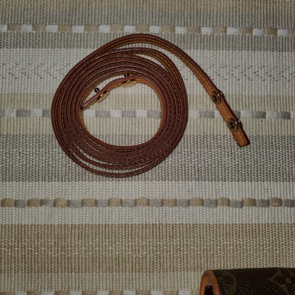 LOUIS VUITTON TWIN GM - Picture 10 of 13